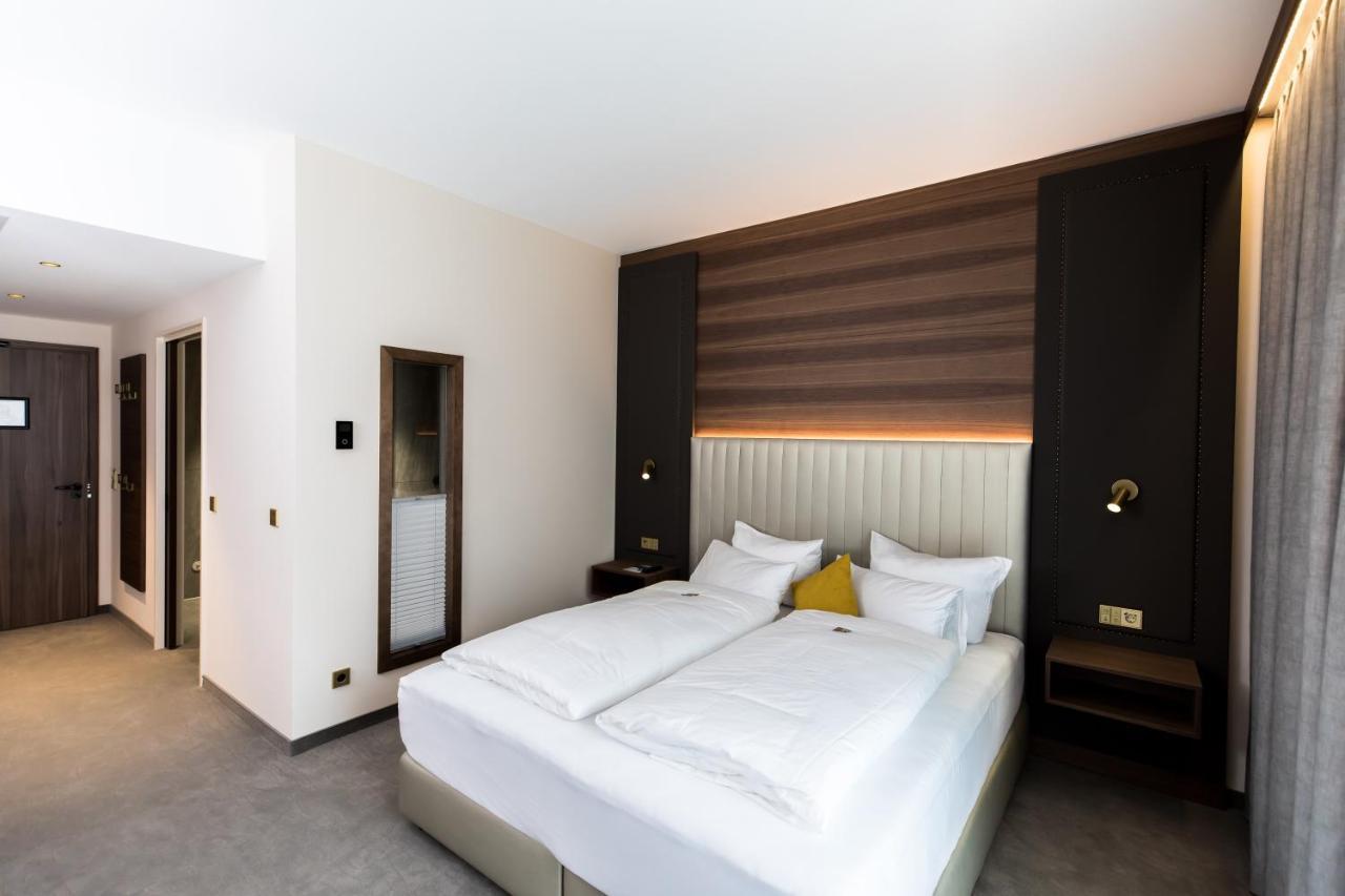 Doppelzimmer mit Balkon