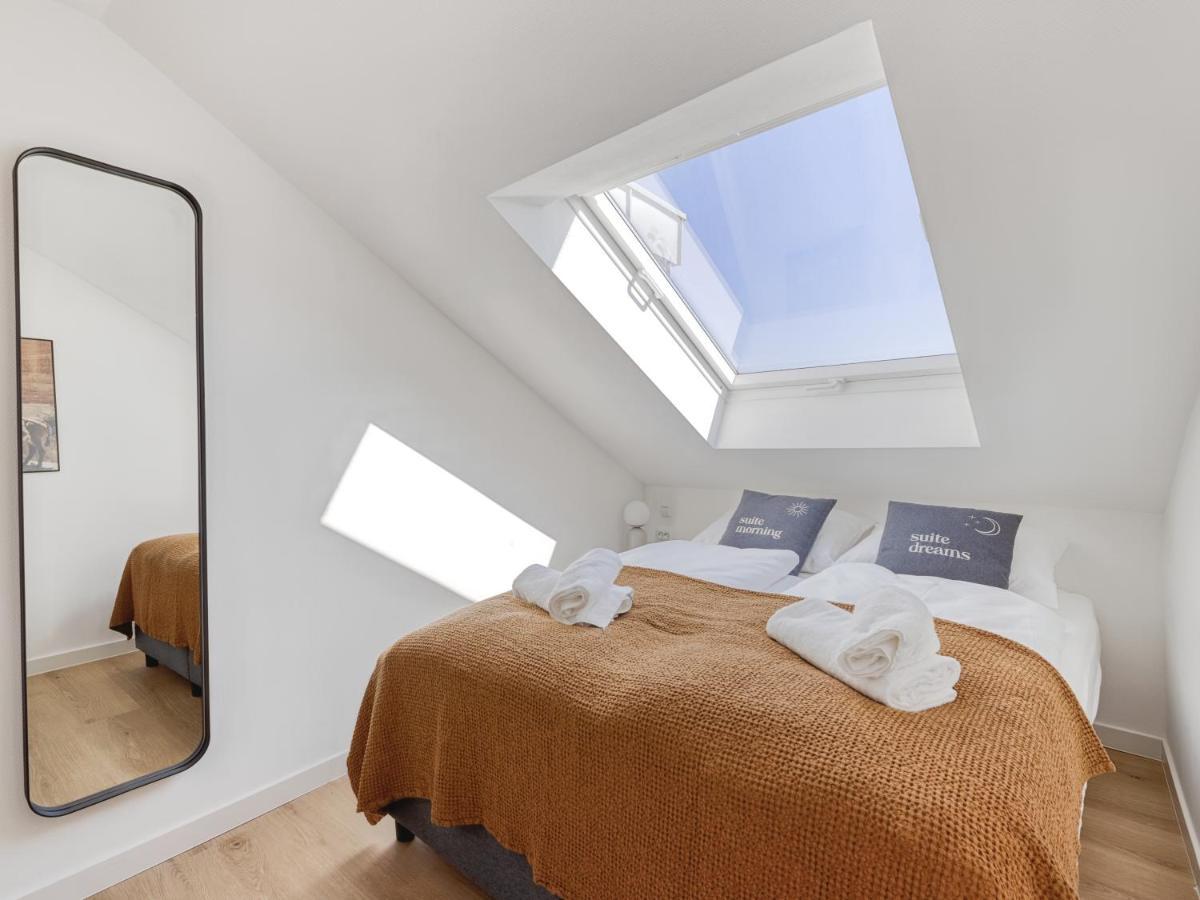 One-Bedroom Suite L