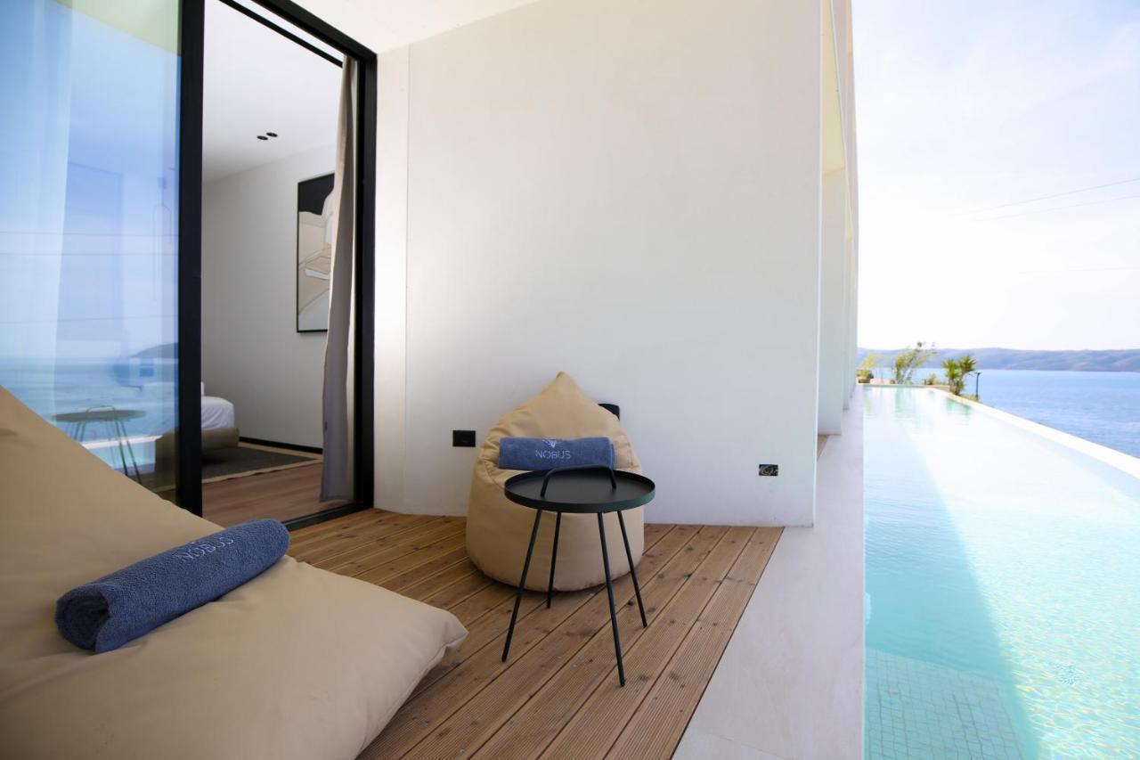 Chambre Double avec Balcon et Piscine Privée
