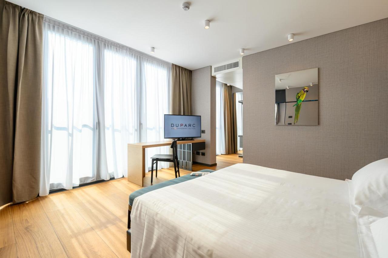 Luxury Two-Bedroom Suite,1299618652:JPEG
