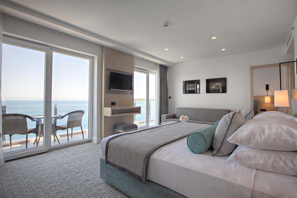 Premium Familiensuite mit Meerblick und Balkon