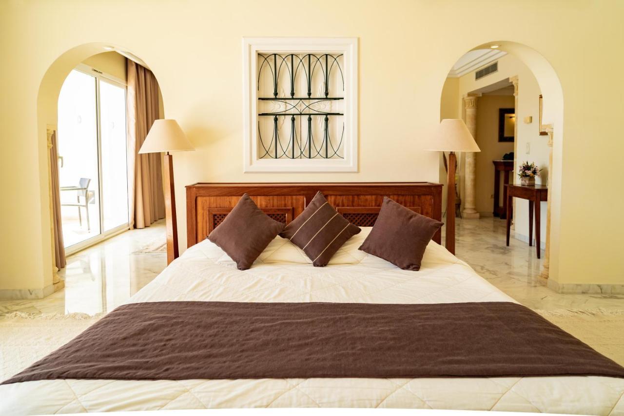 Suite mit Poolblick