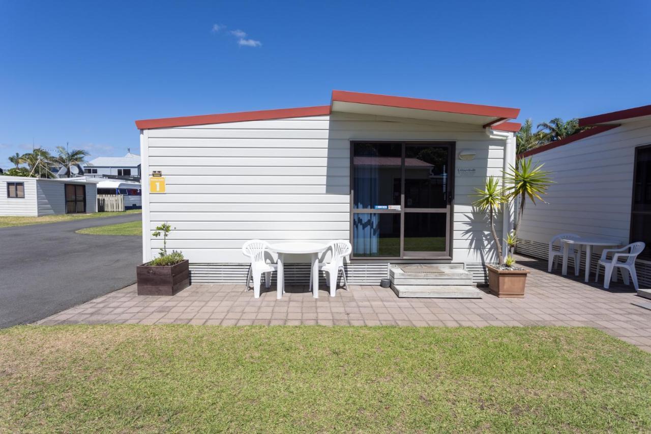 Deluxe Cabin Kitchen