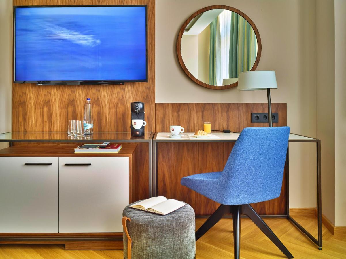 Classic Double Room with Terrace