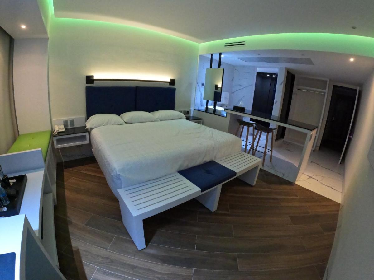 Standard Suite,1308818029:JPEG