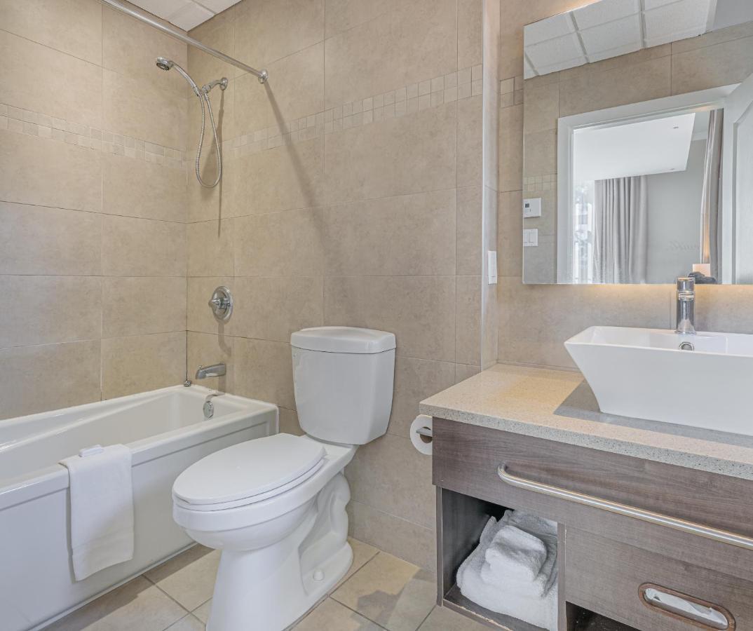 Standard Queen Room