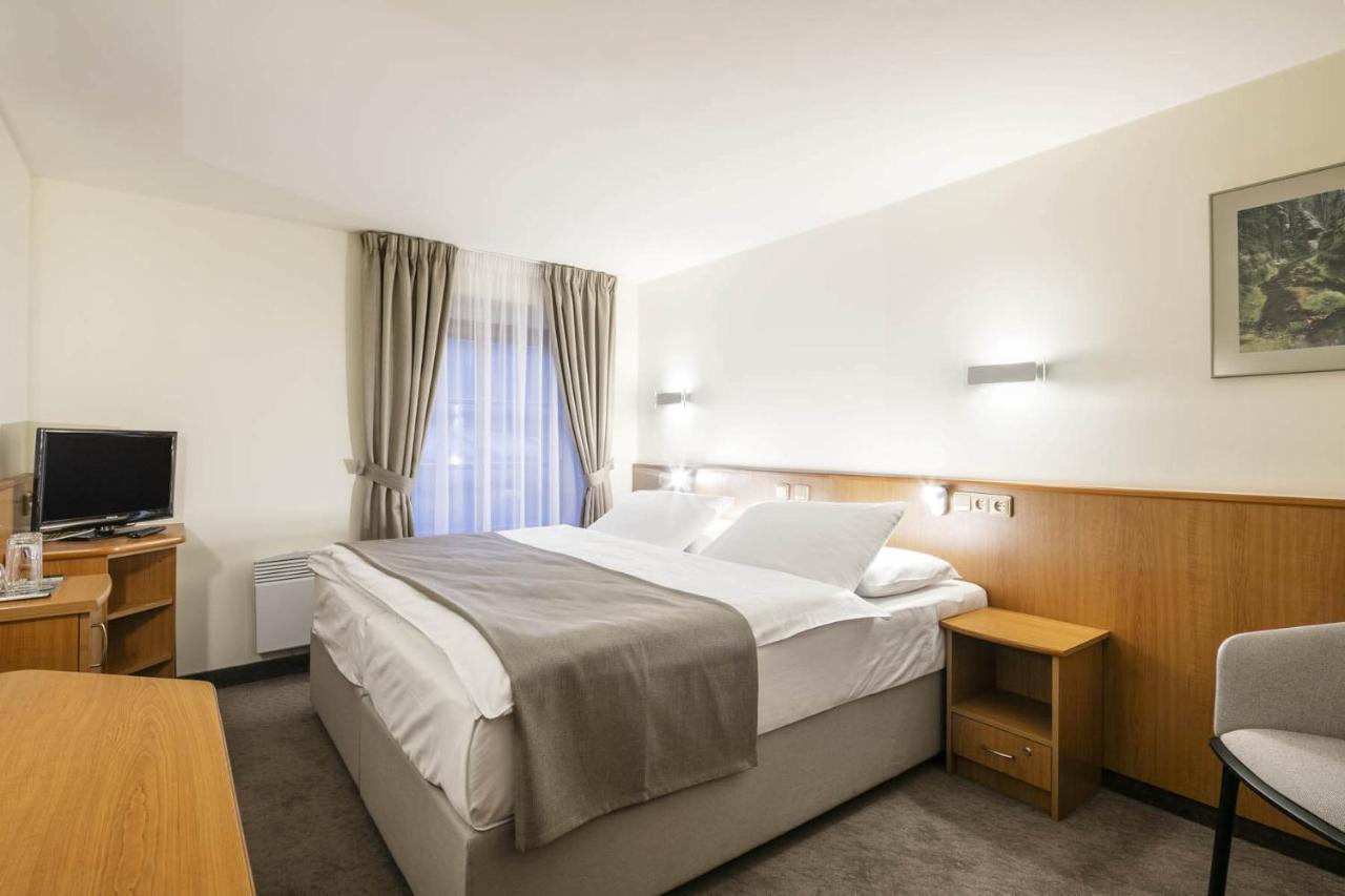 Economy Double Room,1323993283:JPEG