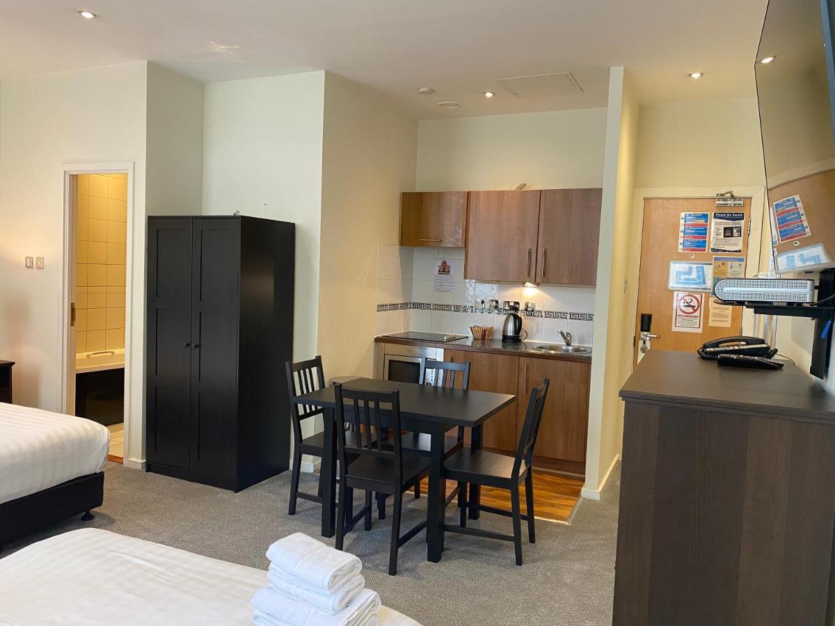 Quadruple Executive Studio