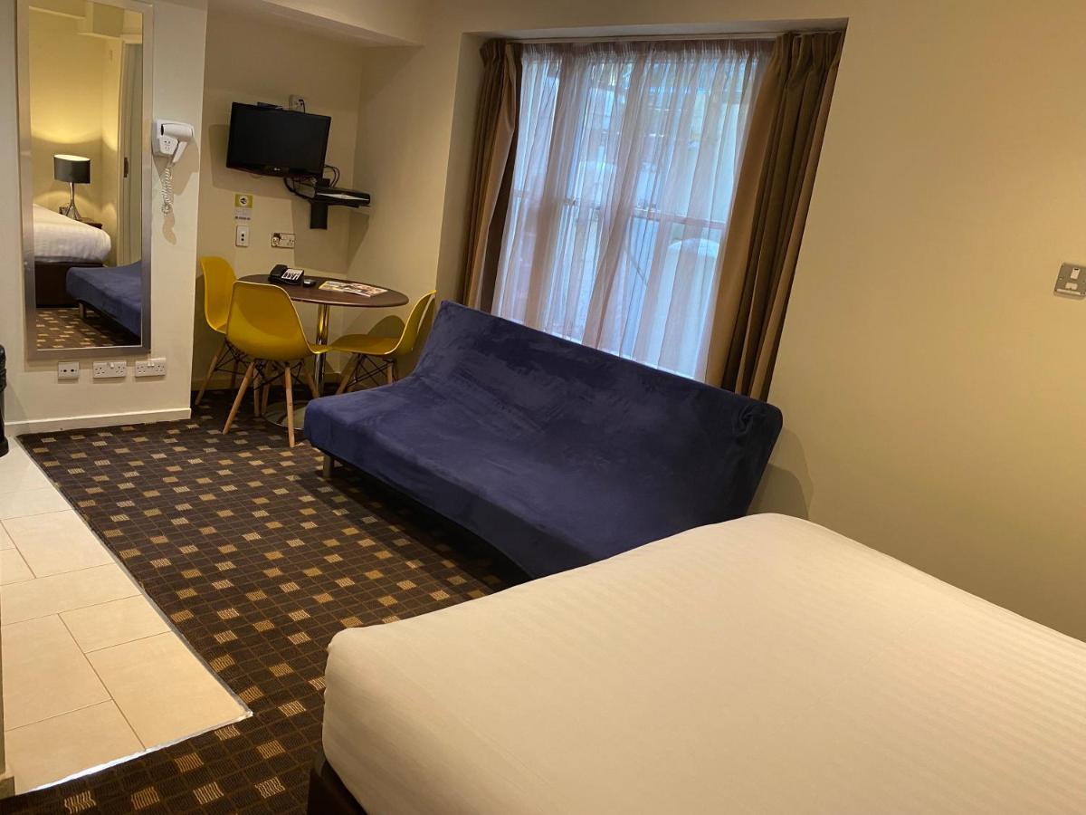 Triple Executive Studio