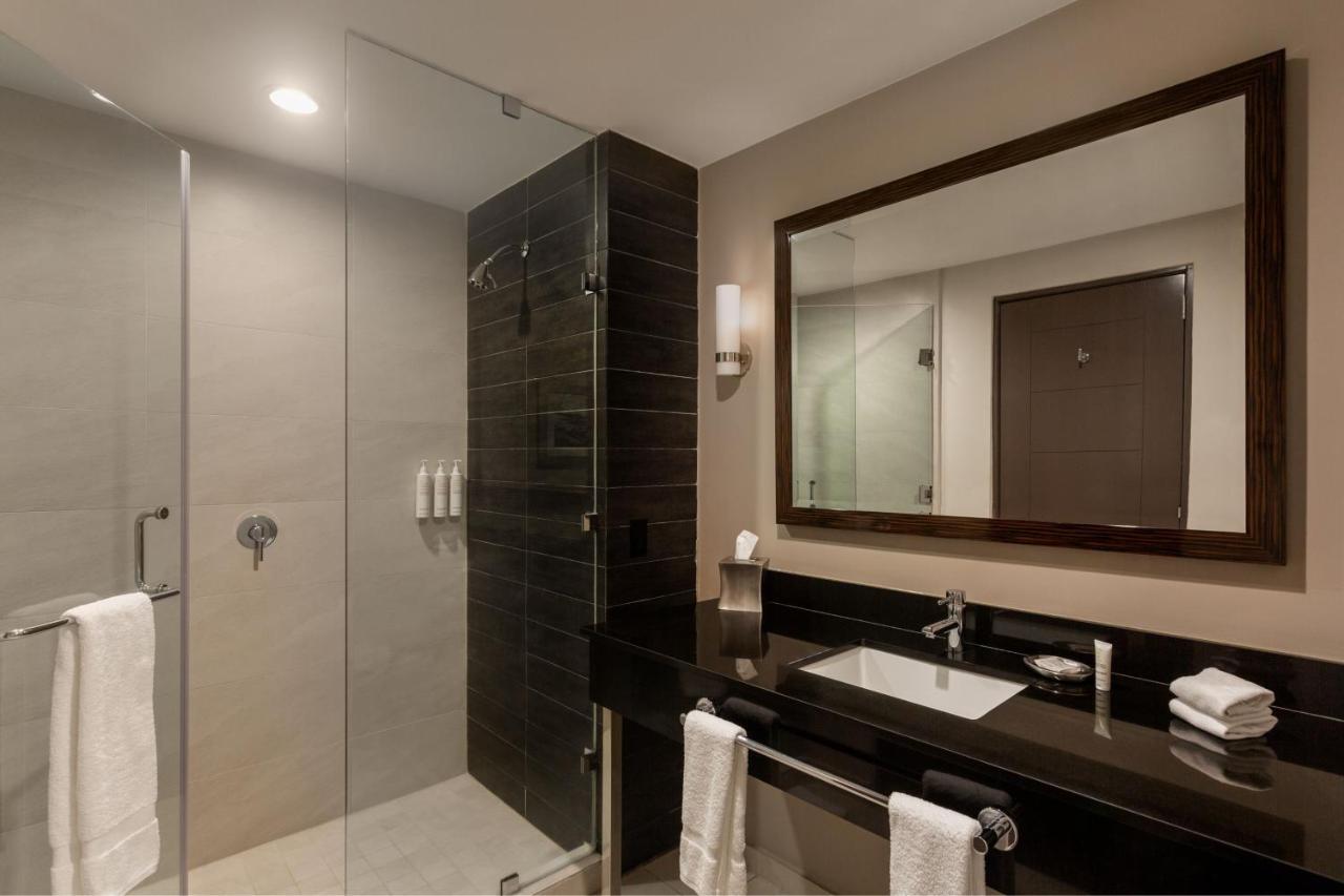Habitación Doble Deluxe con cama extragrande y vistas a la ciudad