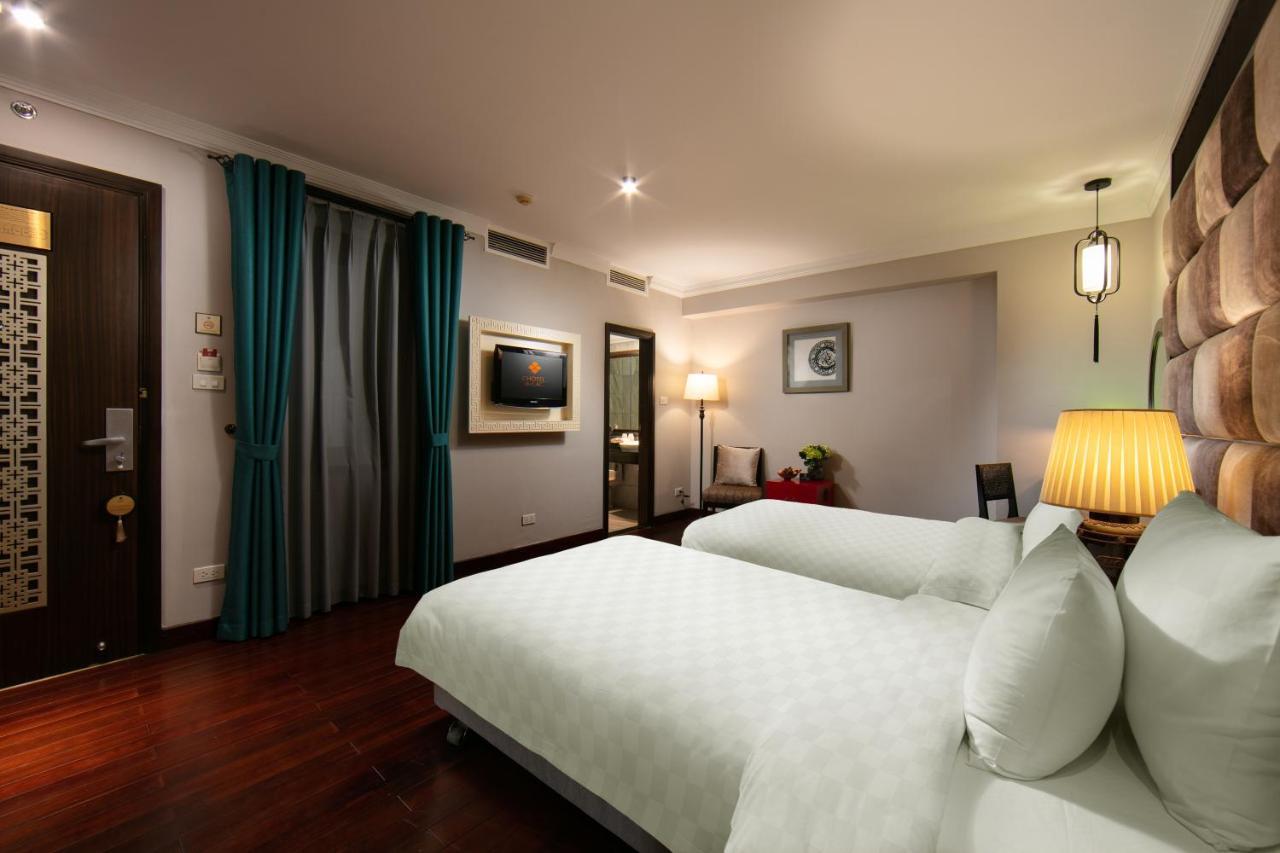 Deluxe Twin Room Internal Window