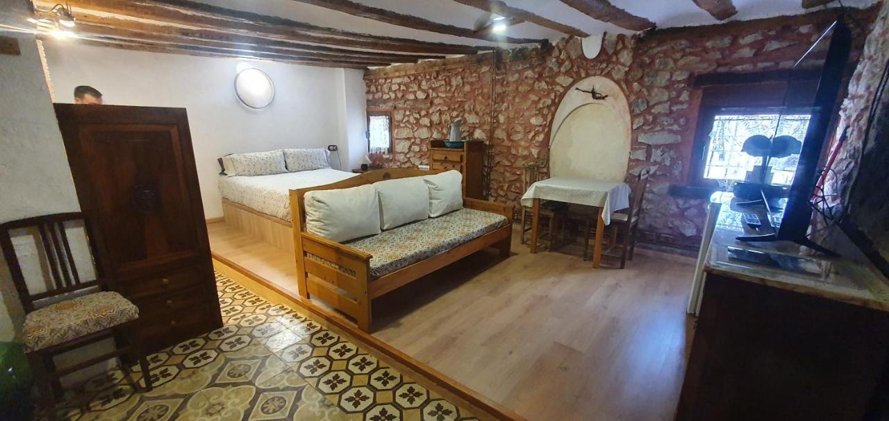 Deluxe Double Room Shower