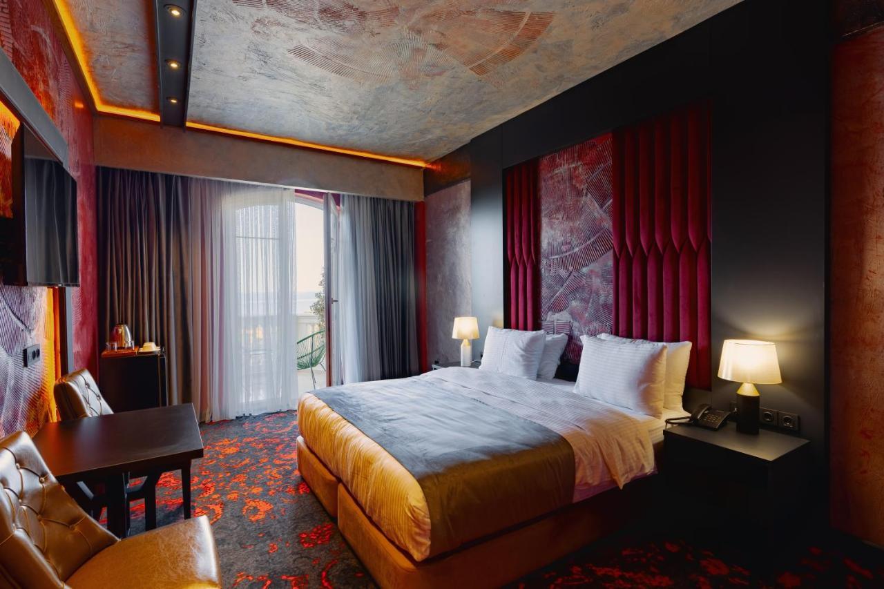 Deluxe Double or Twin Room Sea View