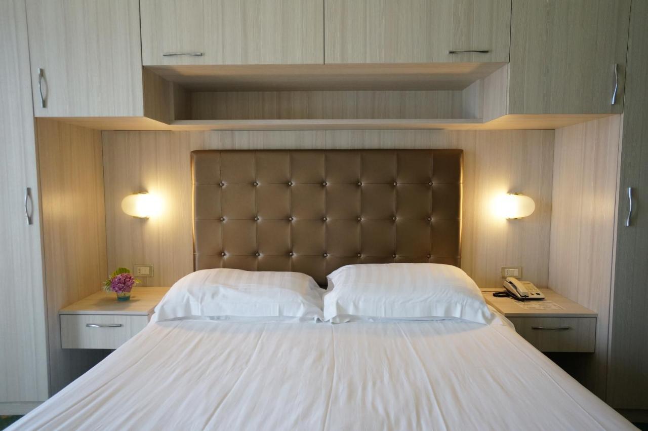 Classic Room with Mountain View