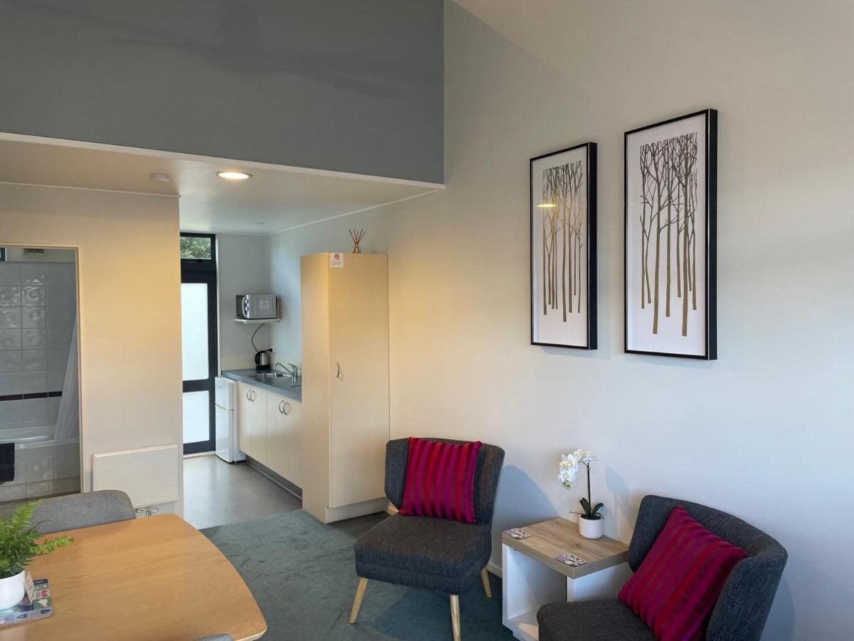 Executive Queen Suite
