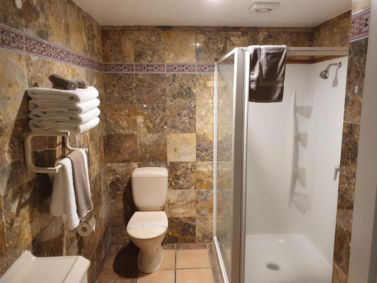 One-Bedroom Apartment Hot Tub