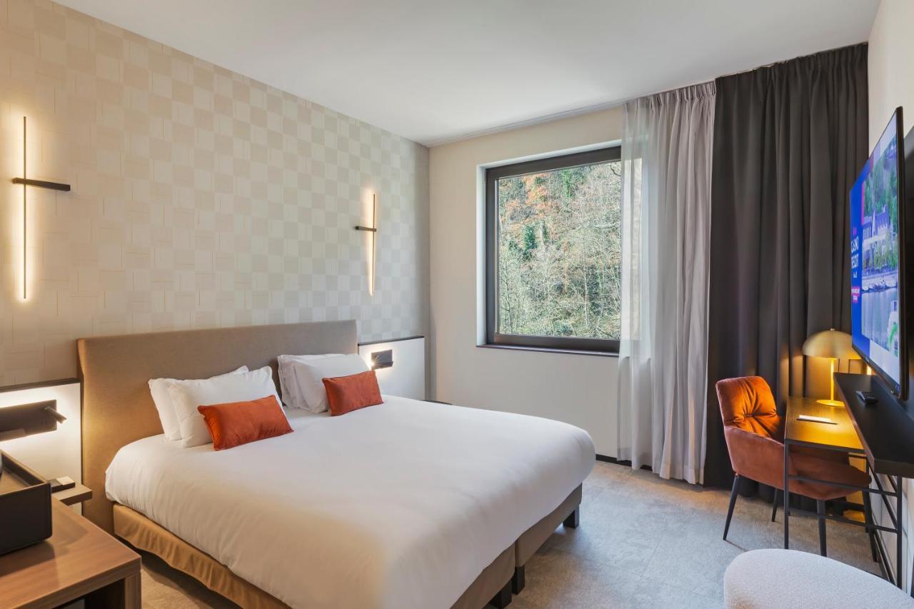 Chambre Lit King-Size Privilège avec Baignoire Spa - Vue sur Citadelle