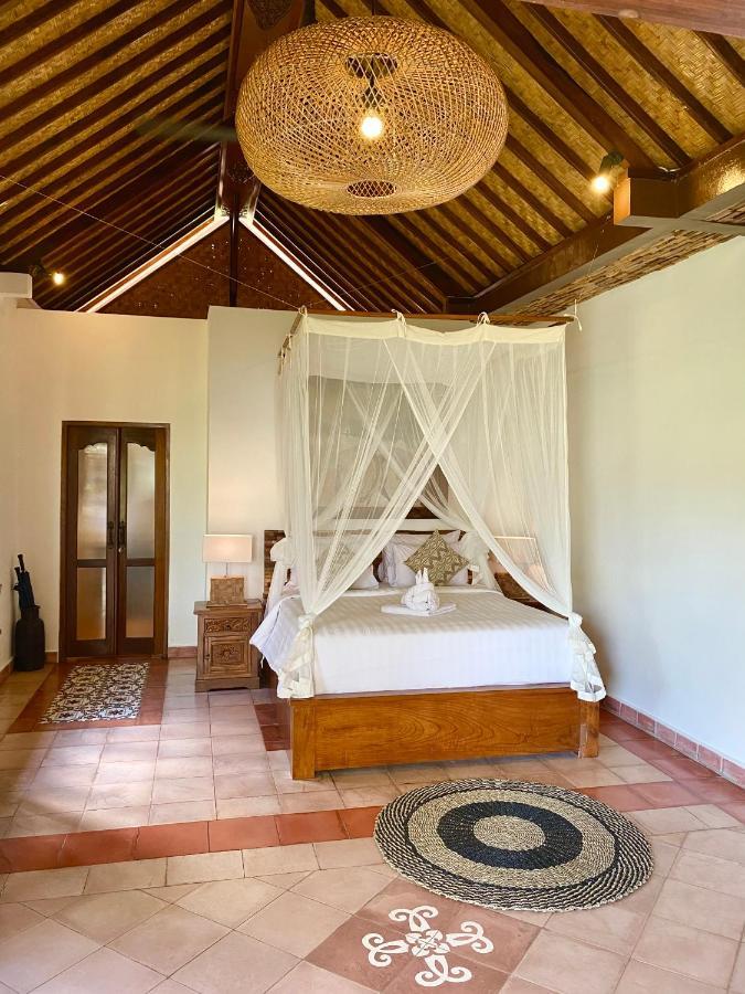 Superior Bungalow with Bathtub