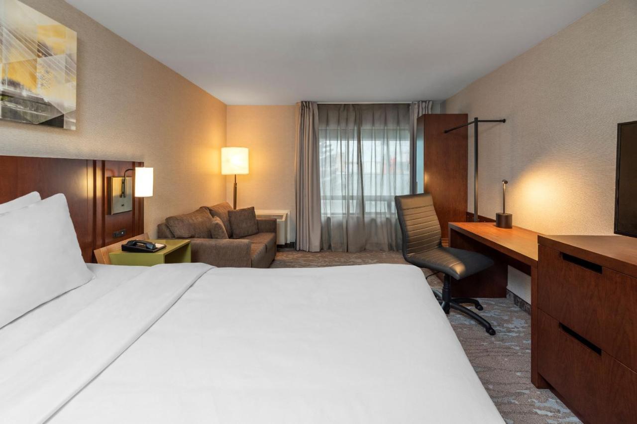 King Room - Non Smoking-Top Floor-No Elevator-No Pets Allowed