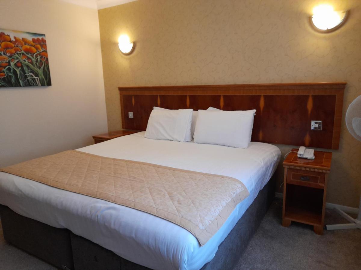 Standard Double Room,1340155028:JPEG