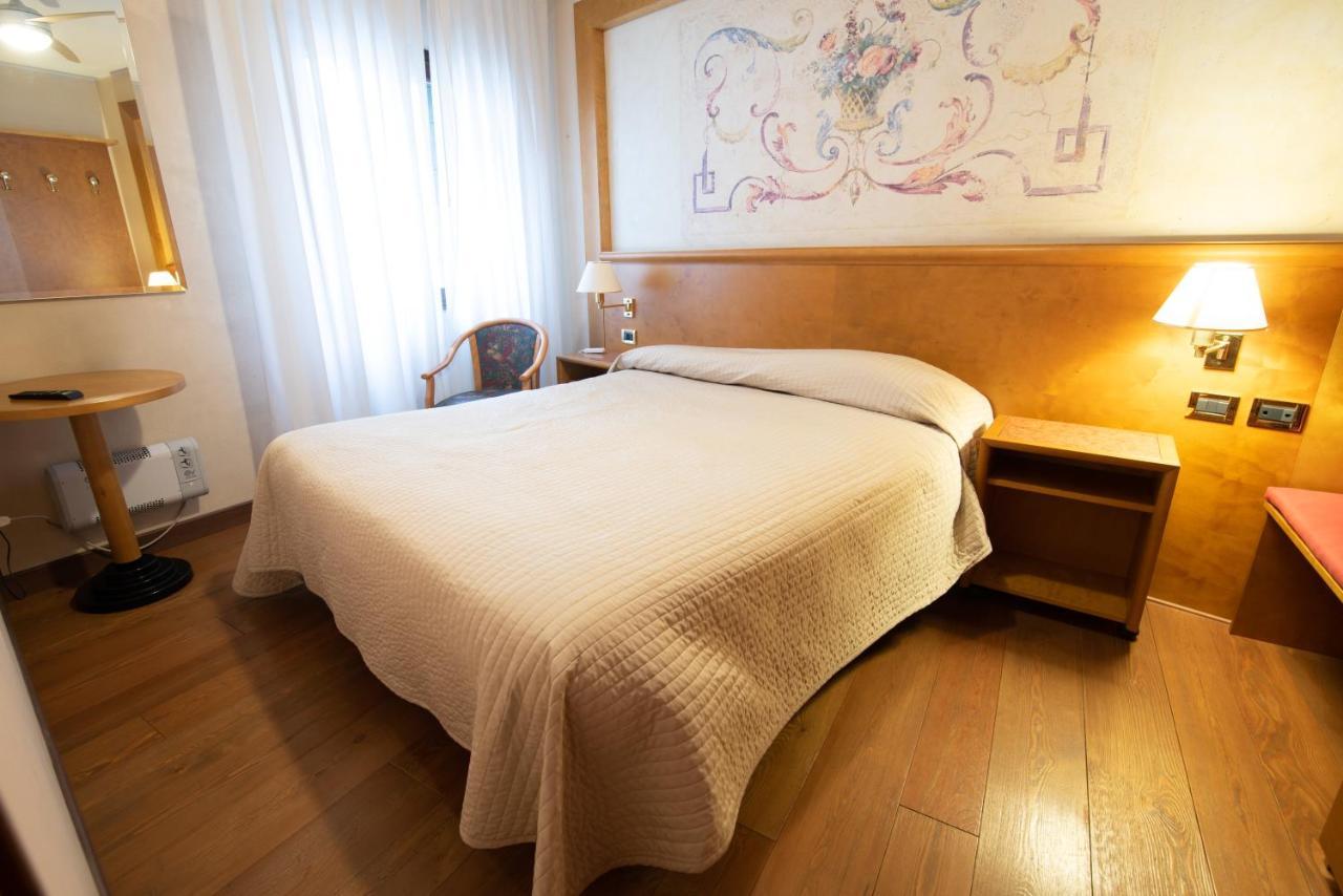 Two-Bedroom Apartment,1344508586:JPEG