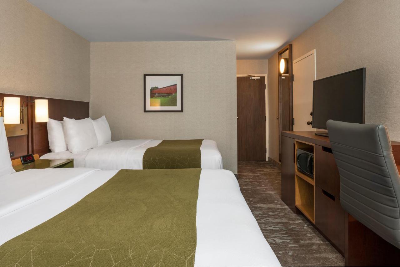 Queen Room with Two Queen Beds - Second Floor