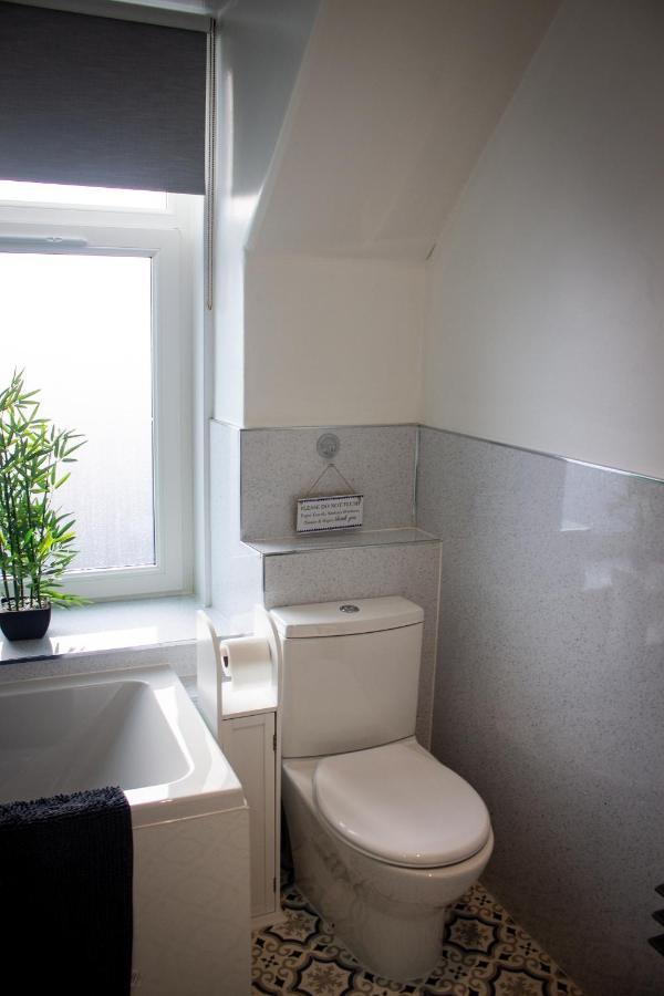 Triple Room with Private Bathroom