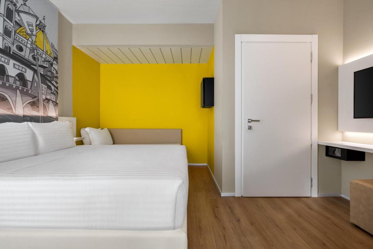 Camera con 1 letto queen size e 1 divano letto, standard, non fumatori