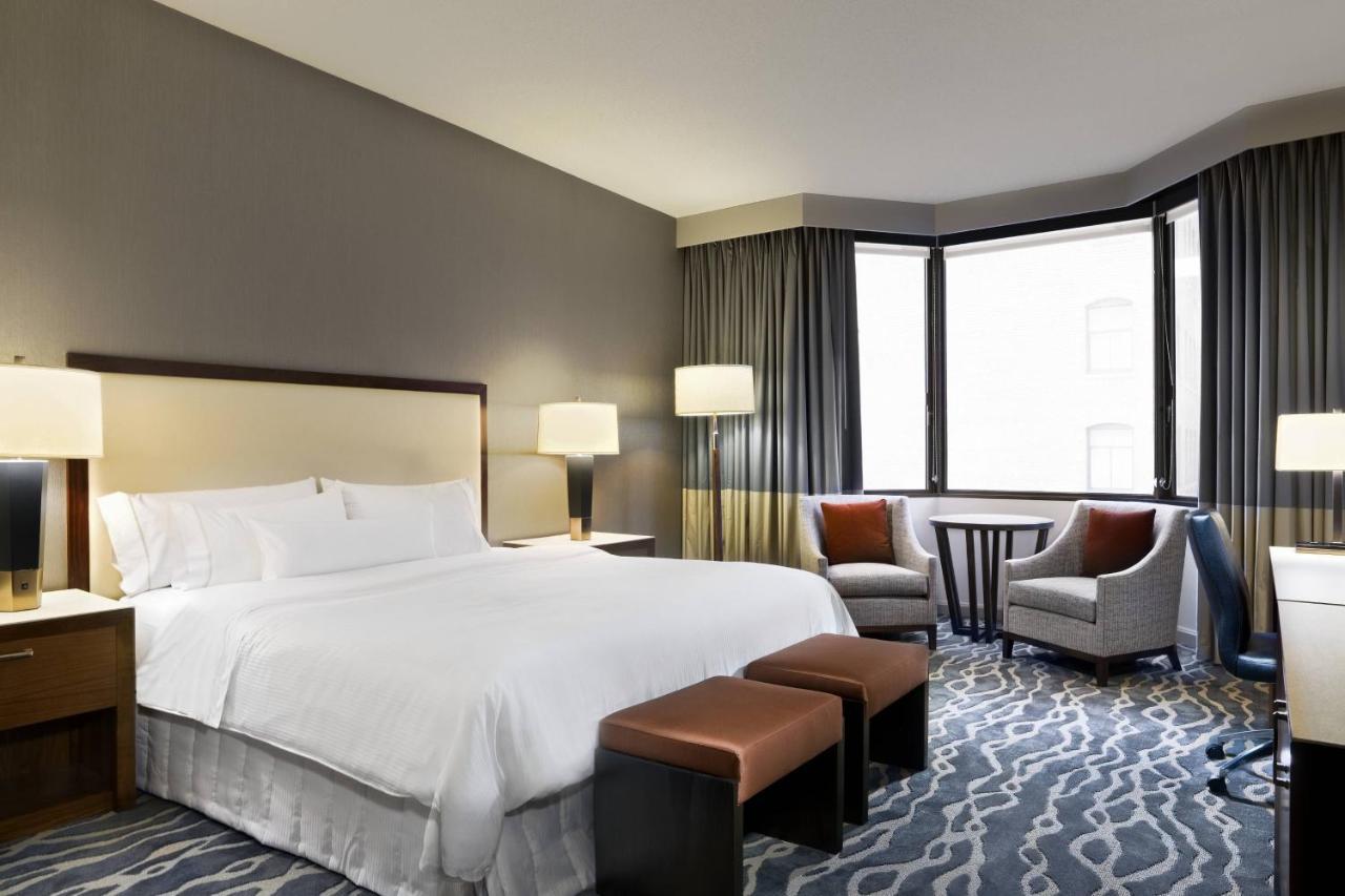Guest room, 1 King, Limited view, Tower