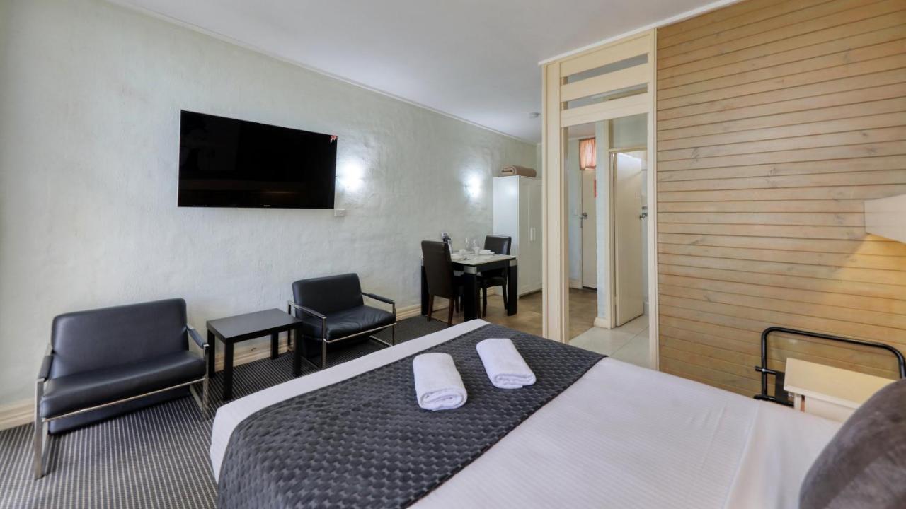 New Economy Queen Room