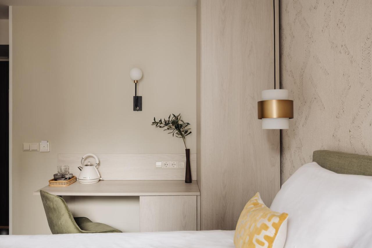 Comfy Double Room,1357647398:JPEG