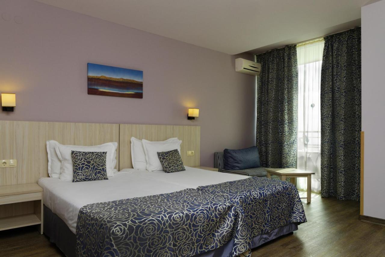 Standard Twin Room Sea View