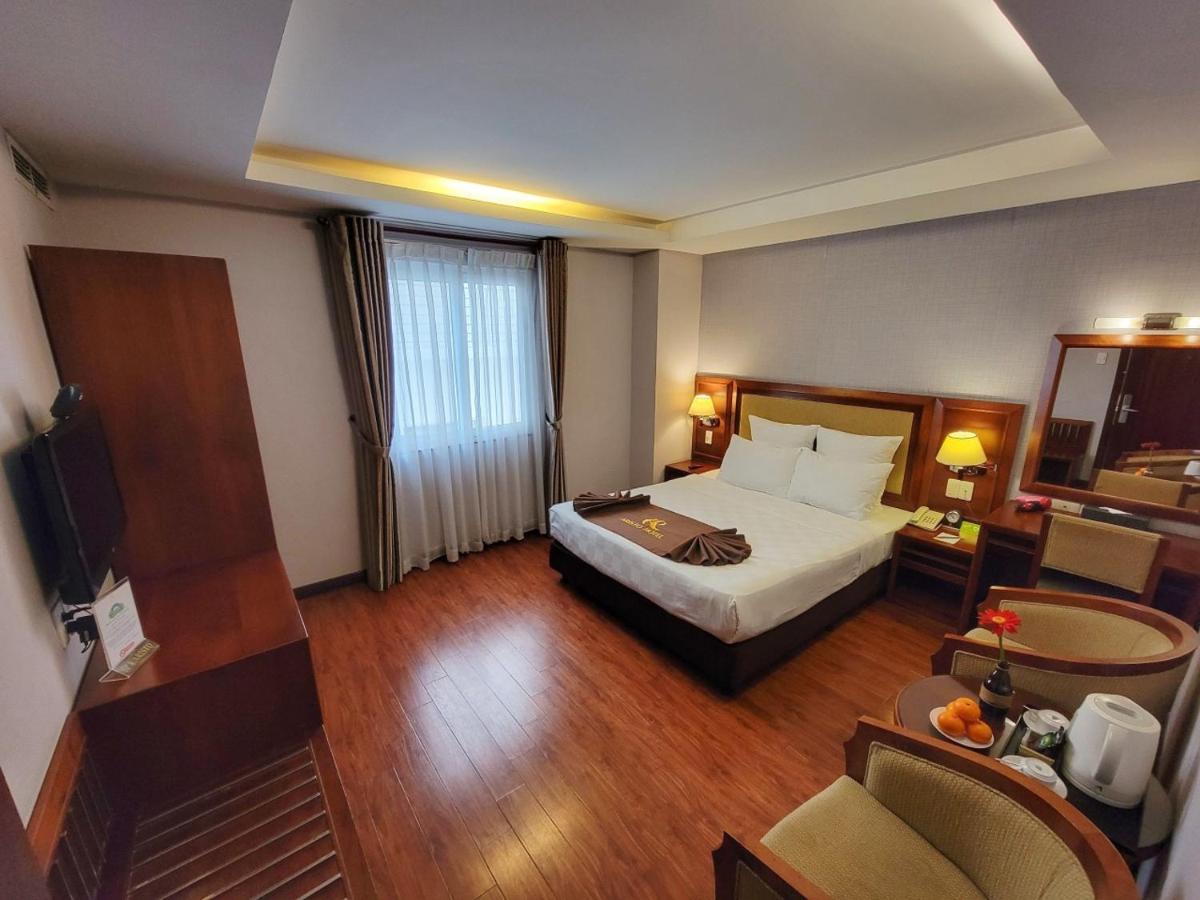 Premier Double Room (Free Minibar)