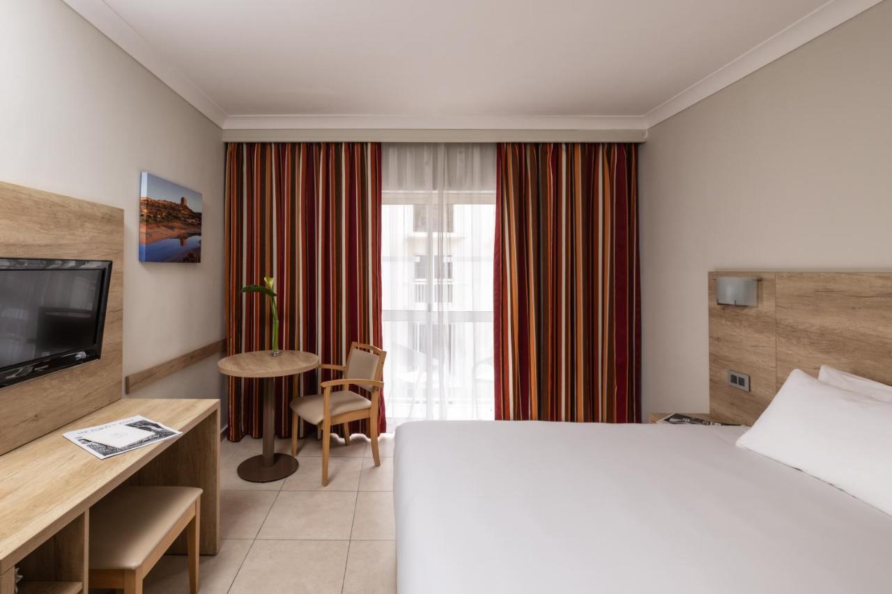 Standard Double or Twin Room,1435569424:JPEG