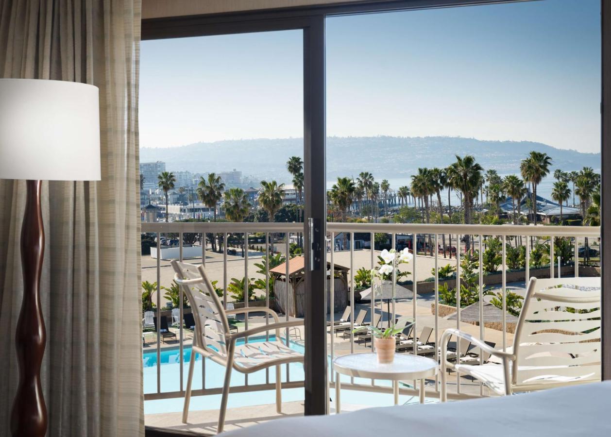 Executive King Room Pool View