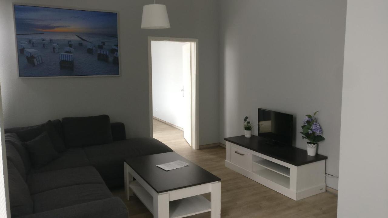 Family Room 12,1370470271:JPEG