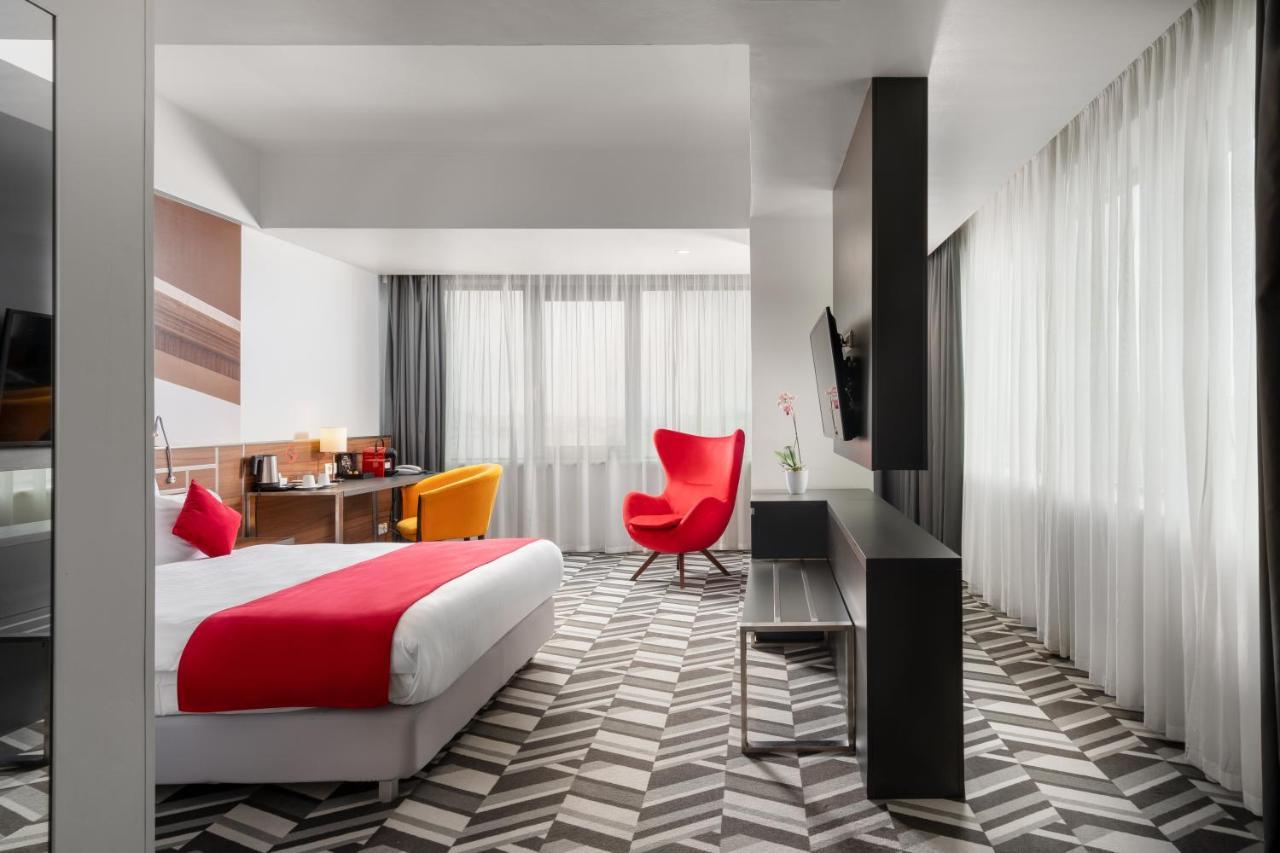 Deluxe City View Room with King Bed