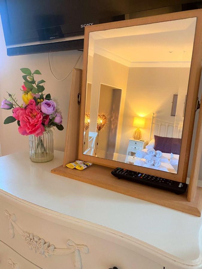 Double Room Private Bathroom