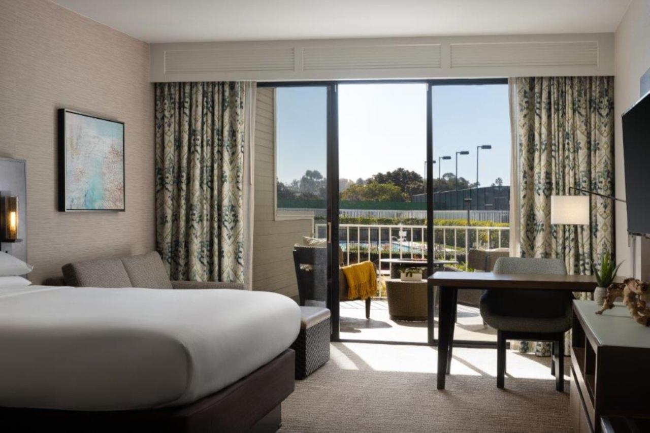 Guest room, 1 King, Sofa bed, Resort view