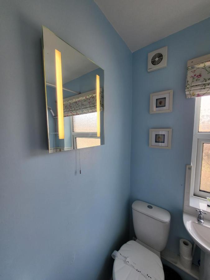 Twin Room Bath