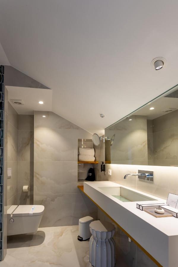 Standard Double or Twin Room Balcony