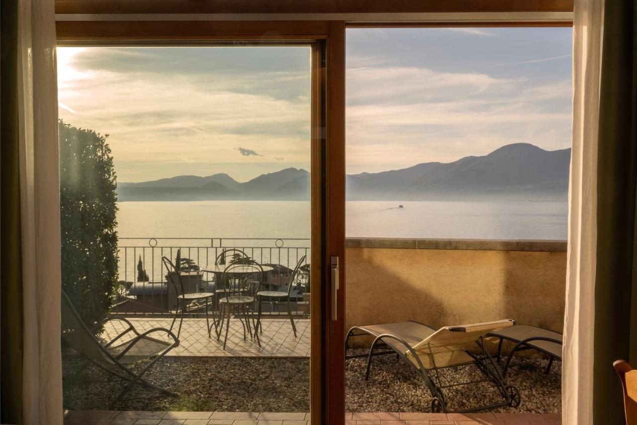 Superior Studio mit Balkon und Seeblick