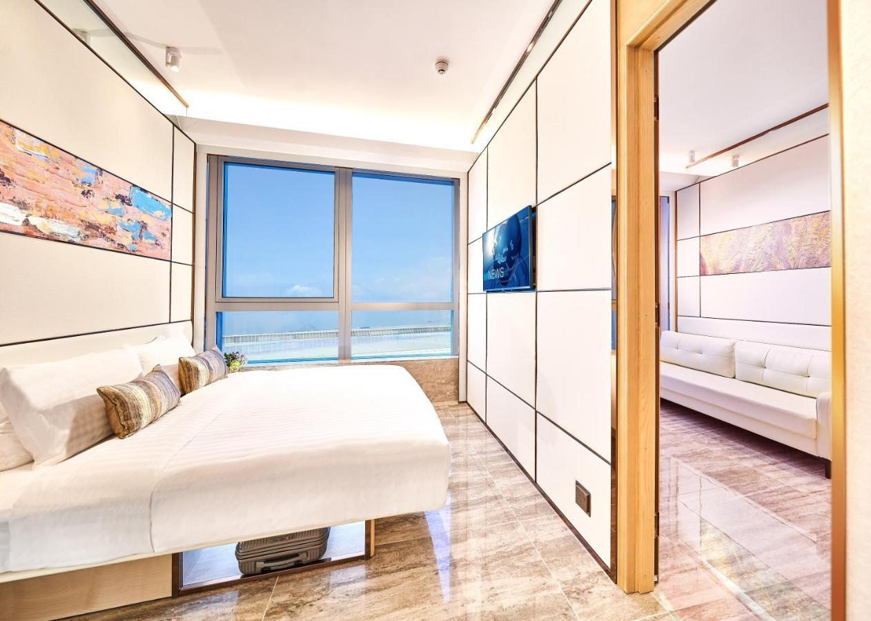 Premier Seaview Suite
