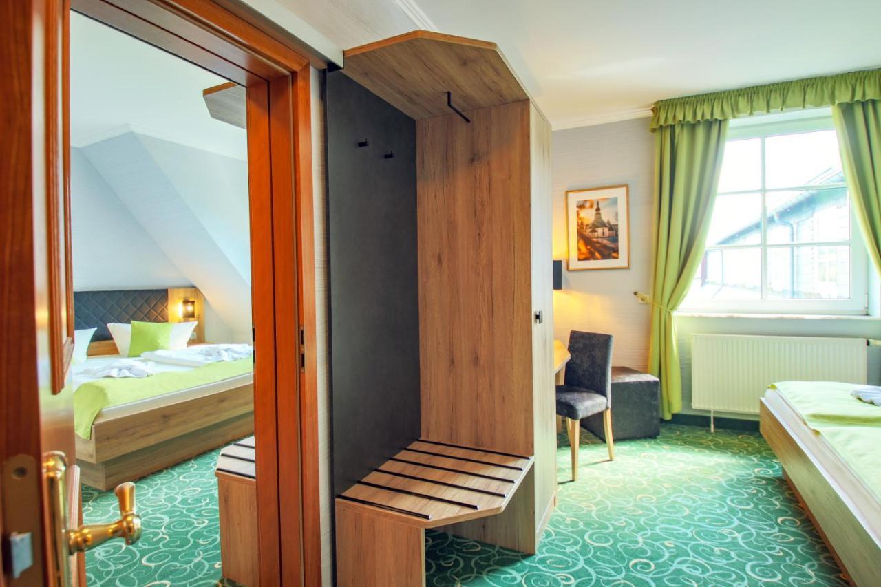 Familienzimmer (2 Erwachsene + 2 Kinder)