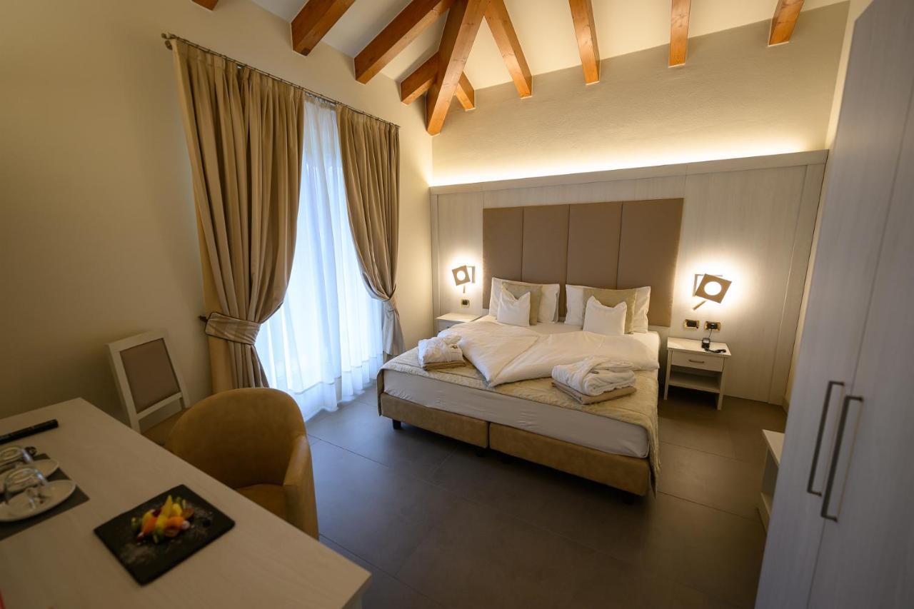 Romantic Double or Twin Room Balcony,1670700748:JPEG