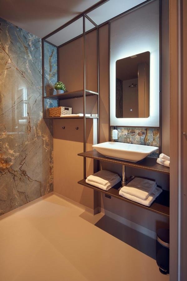 Double Room,1393257809:JPEG
