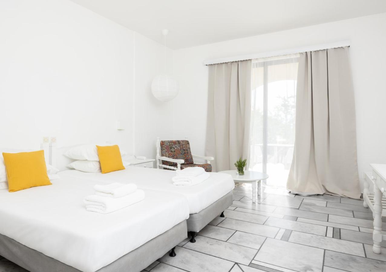 Double or Twin Room with Sea View