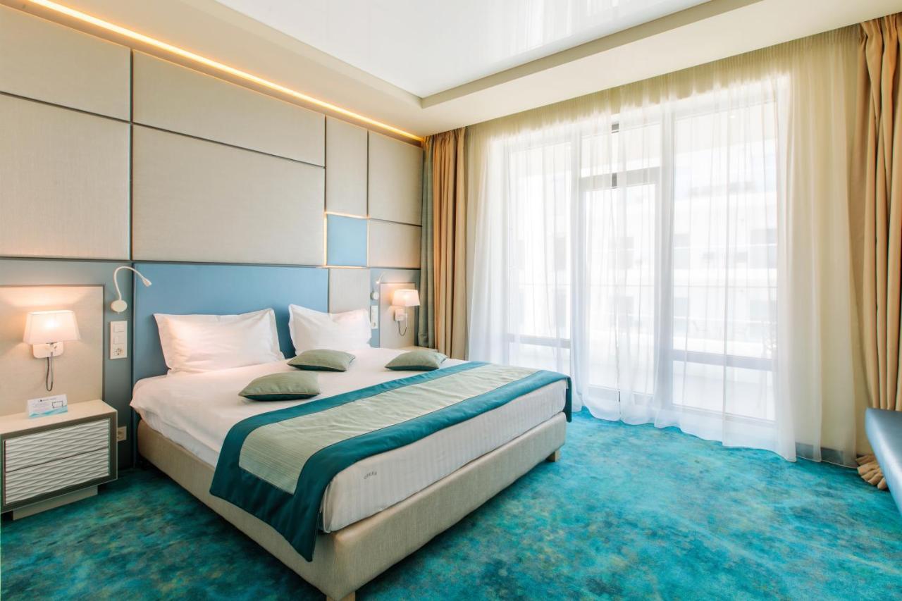 Deluxe Doppelzimmer mit teilweisem Meerblick