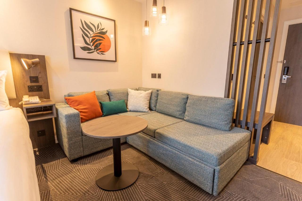 Premium Queen Room with sofa bed