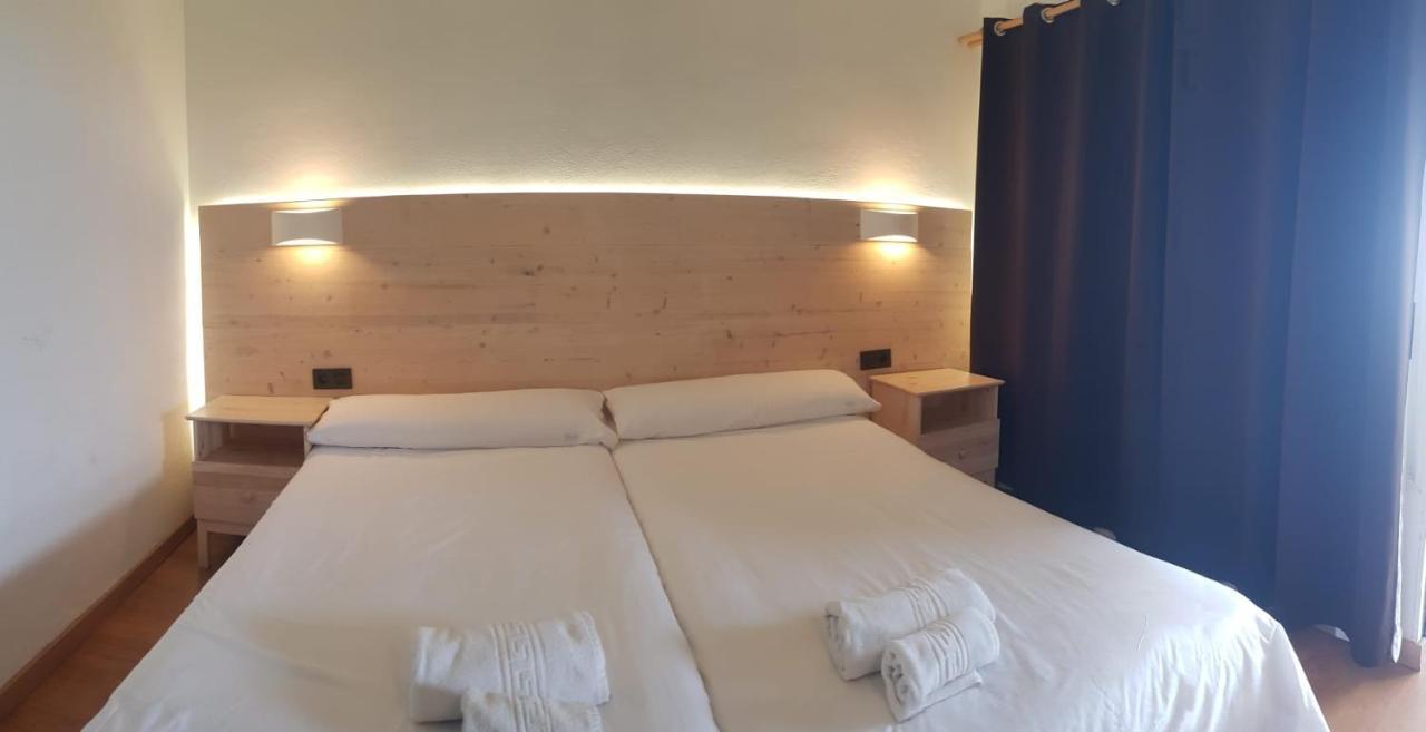 Twin Room,1559328100:JPEG